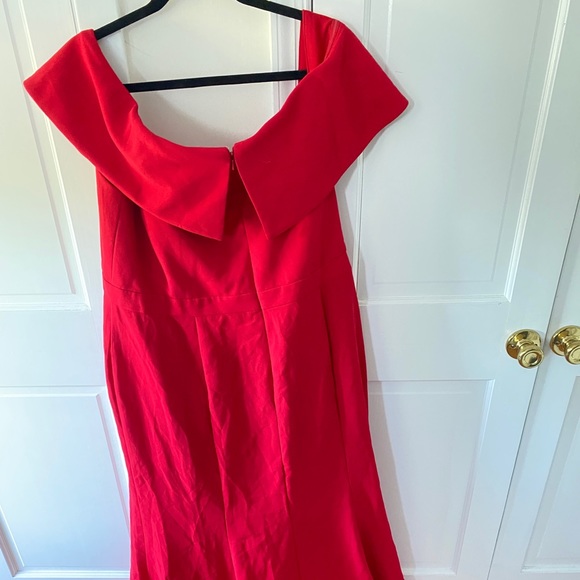 Xscape dramatic off the shoulder red gown size 18w - Picture 5 of 5